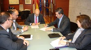 Mercadona y Castilla-La Mancha firman un acuerdo para garantizar la seguridad alimentaria de los productos.