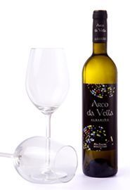 BODEGAS CARSALO CAMBIA LA IMAGEN A SU VINO ALBARIÑO ARCO DA VELLA.