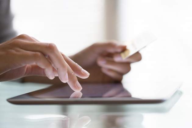 Los ‘millennials’ españoles entre los que menos compras ‘online’ realizan.