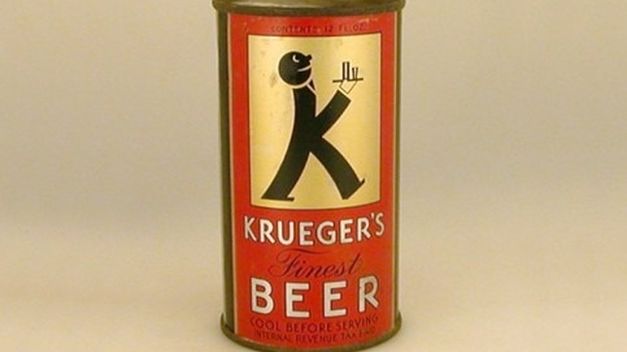 Sale al mercado la primera lata de cerveza.