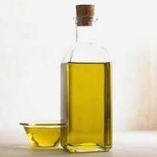 El aceite de oliva en aceitera sin etiquetar provoca un ‘¿Peeerdona?’ entre los clientes.