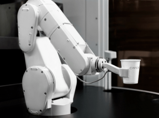 Café X es el nombre de la primera cafetería atendida por robots.