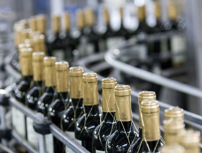 Los vinos españoles facturan más de 2.400 millones de euros en exportación.