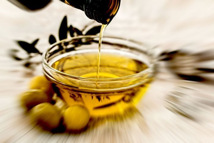 Animan al sector a aprovechar el aumento del consumo de aceite de oliva fuera de la UE para ganar mercado .