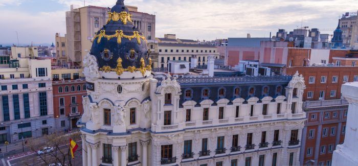 Los hoteleros madrileños exigen regular los alquileres turísticos .