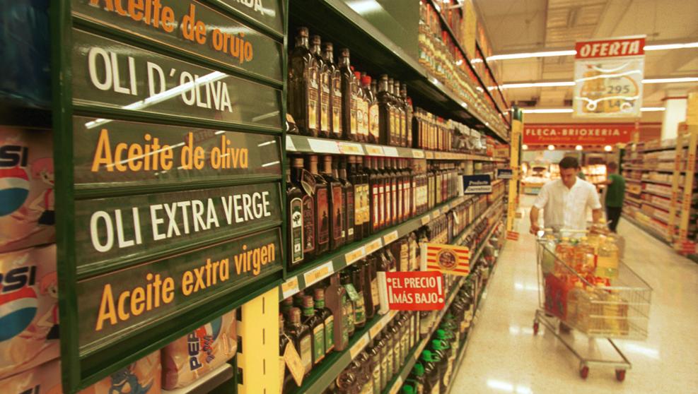 El precio del aceite de oliva sube un 40% en origen por la escasez de producción.