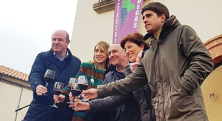 Las bodegas de Álava están a un paso de la independencia de Rioja.
