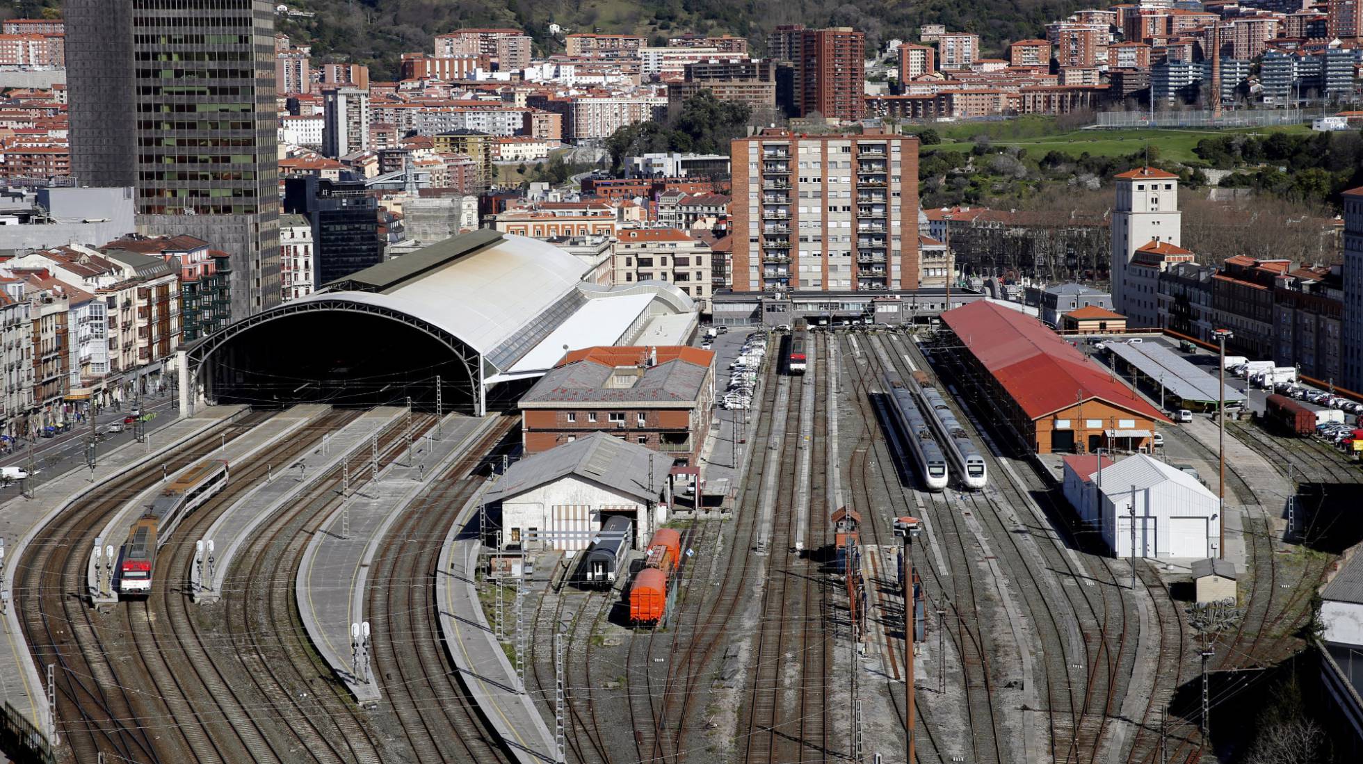 Multa de 65 millones a Renfe por limitar la competencia en el transporte de mercancías.