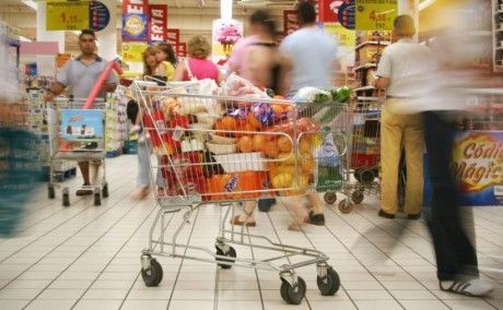¿Agobian las compañías a los consumidores con las promociones?