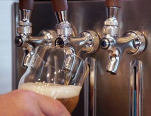 Growler Chill, el dispensador de cerveza artesanal que puede tener en su cocina.