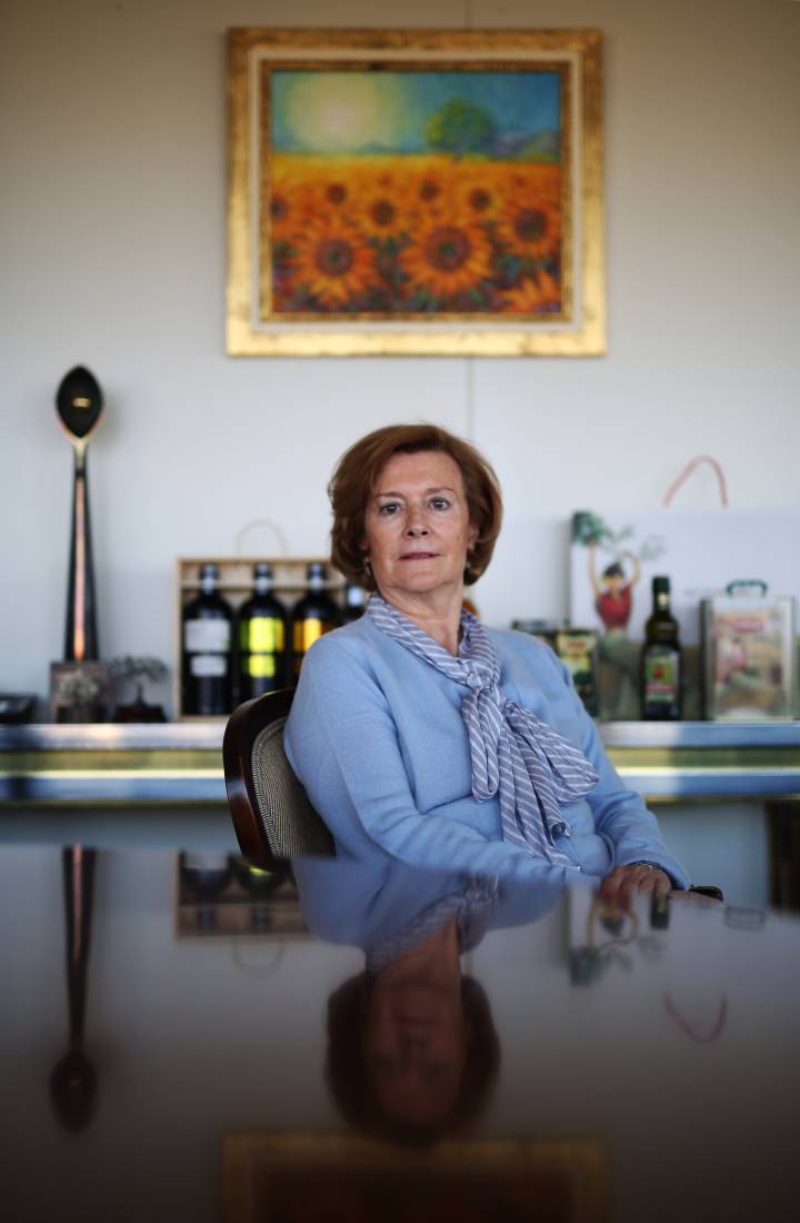 «España es un mercado ruinoso para el aceite» (Rosalía Portela, presidenta de Deoleo) .