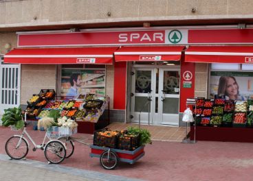 Spar dinamiza su negocio con aperturas y reformas.