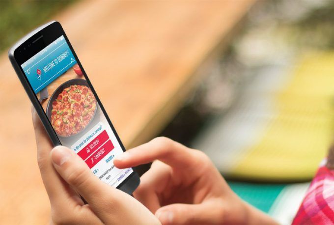 Asistente virtual de voz para pedir pizza de Domino’s Pizza.