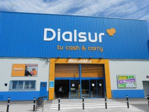 La distribución alicantina se abre hueco en Murcia, un mercado dominado por Spar y Mercadona.