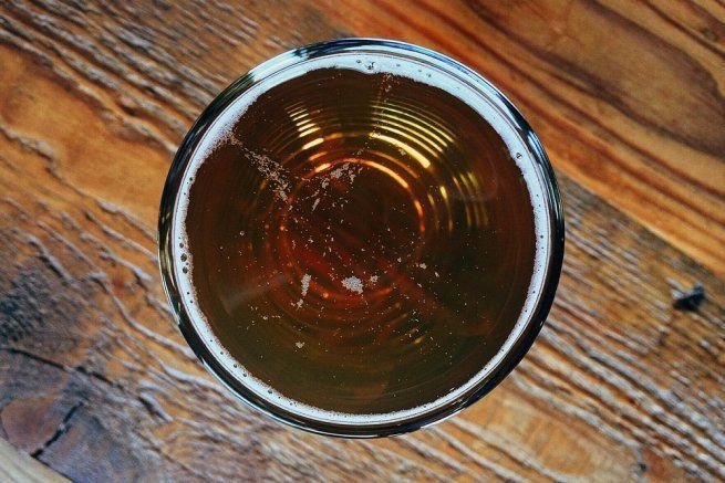¿Qué es una IPA? ¿Por qué es la cerveza de moda en España?.