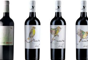 Bodegas Luzón elabora ya vinos ecológicos aptos para veganos.
