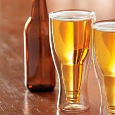¿Es mejor beber la cerveza en vaso o en botellín?