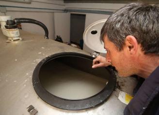 La identificación del origen gallego de la leche será optativa en las nuevas etiquetas .
