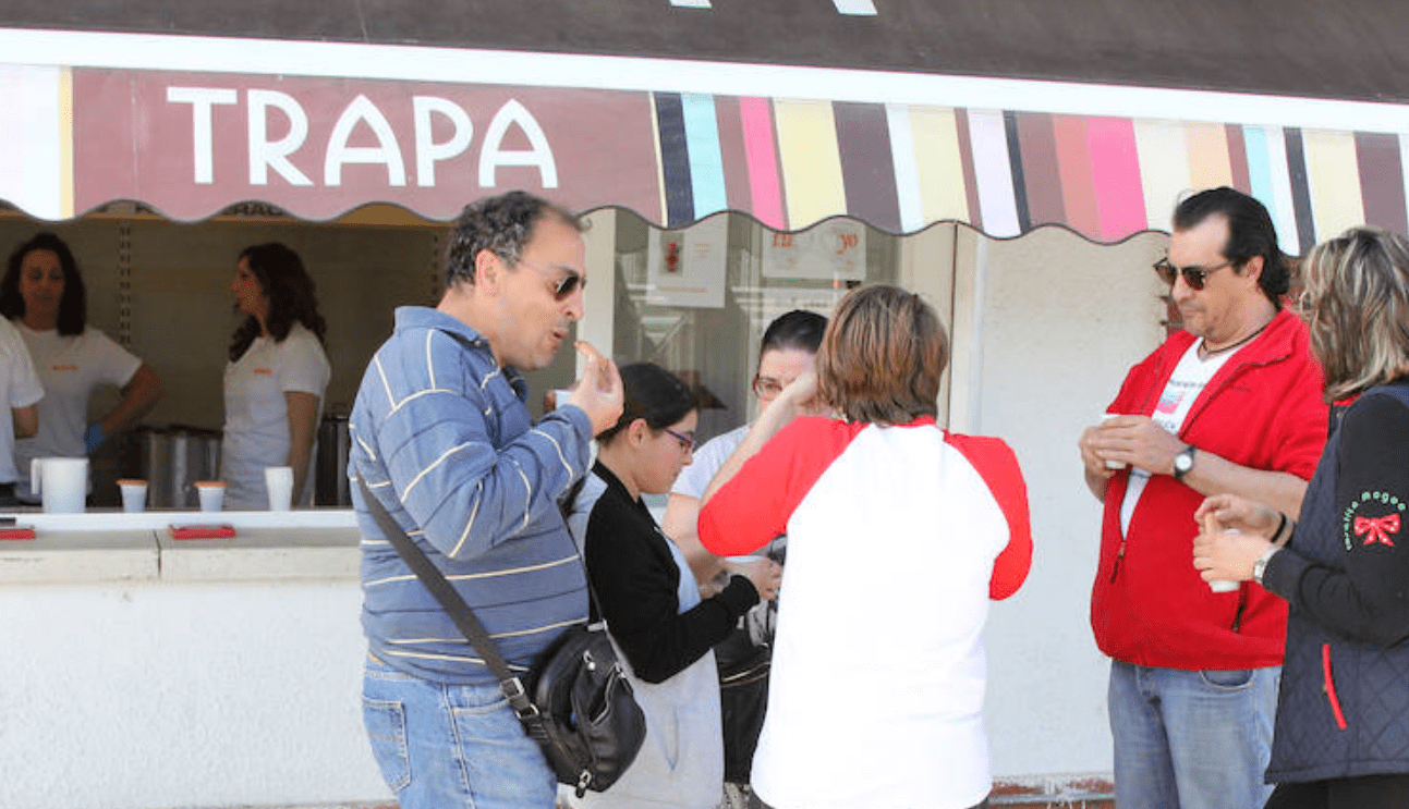 La empresa Trapa atrapa a su clientela en la degustación de Jueves Santo.