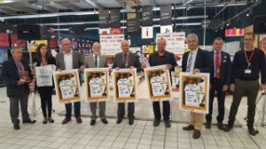 Eroski plasma en sus bolsas su compromiso con la identidad gallega