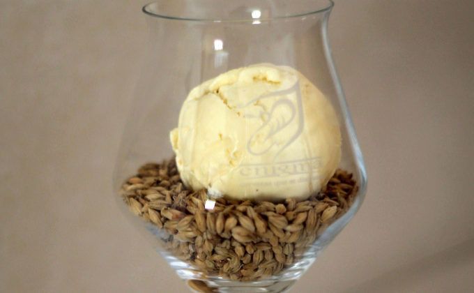 Helado de cerveza, el maridaje más sugerente.