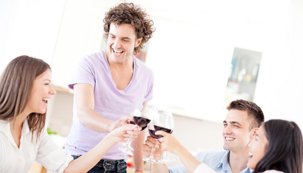 Crece el consumo de vino en alimentación en 2016 y se distancia de la cerveza en facturación .