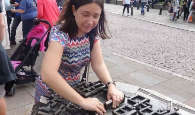 Osuna pide etiquetado en Braille para productos de higiene y alimentación