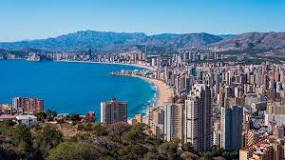 La asociación de restaurantes de Benidorm critica que el turismo ‘low cost’ daña el comercio y la hostelería
