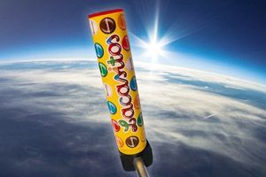 Lo último en marketing: un tubo de Lacasitos viajará a la estratosfera