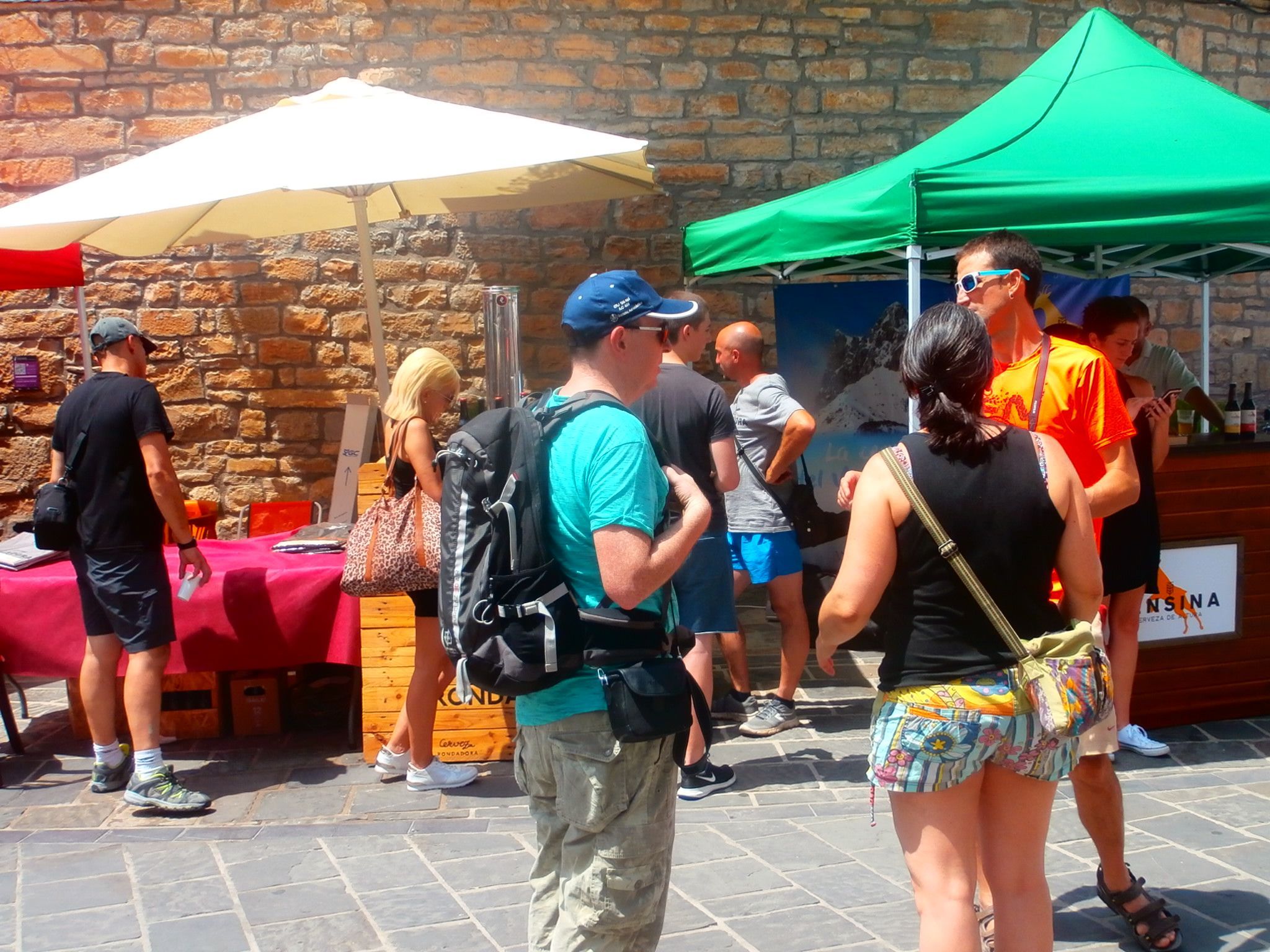 Buen ambiente en la feria de la cerveza artesana Pirineos celebrada en Boltaña