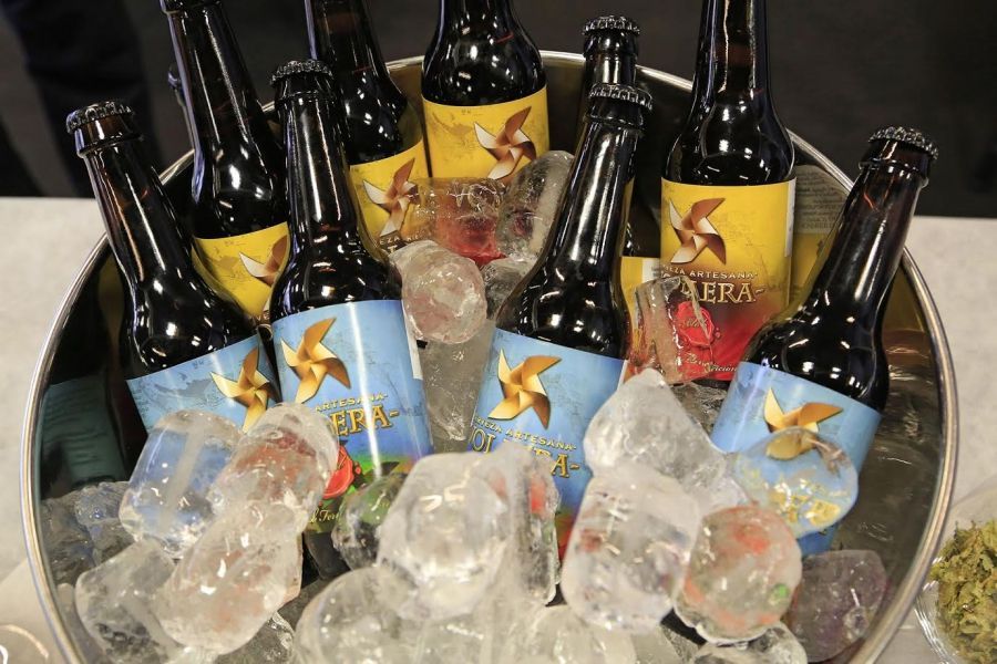 Cervezas artesanales, salchichas, hamburguesas y actuaciones diarias en la II BeerFest en Torremolinos