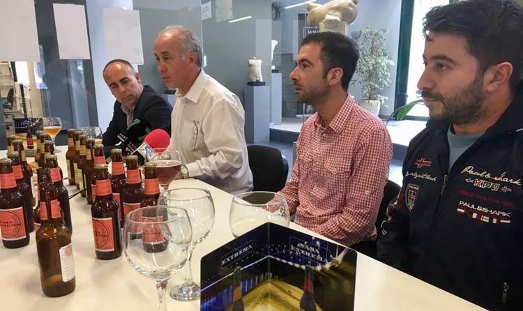 Tres emprendedores de Corón crean la primera marca de cerveza artesana de Vilanova