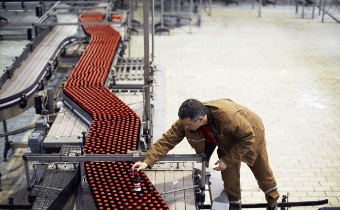 No, la cerveza industrial no es peor que la artesanal, y viceversa