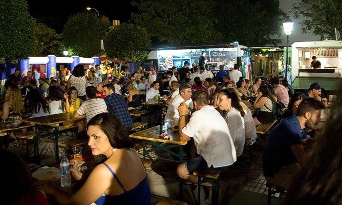 La Fiesta de la Cerveza de Archidona reúne a cientos de vecinos en El Llano