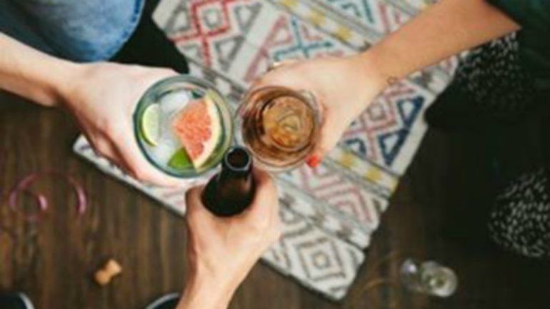 ¿Cerveza o vino, cuál es el rey de la mesa en Europa?