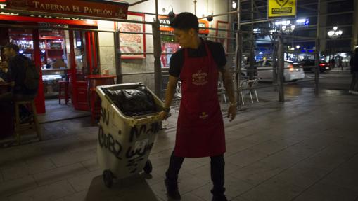 Pedir las sobras del restaurante, un hábito que no arraiga en España