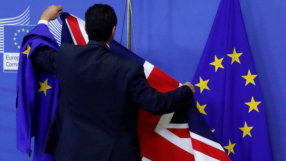 Londres busca mantener una “unión aduanera temporal” con la UE tras el Brexit