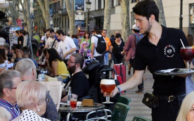 Denuncia contra 43 restaurantes y hoteles por irregularidades laborales