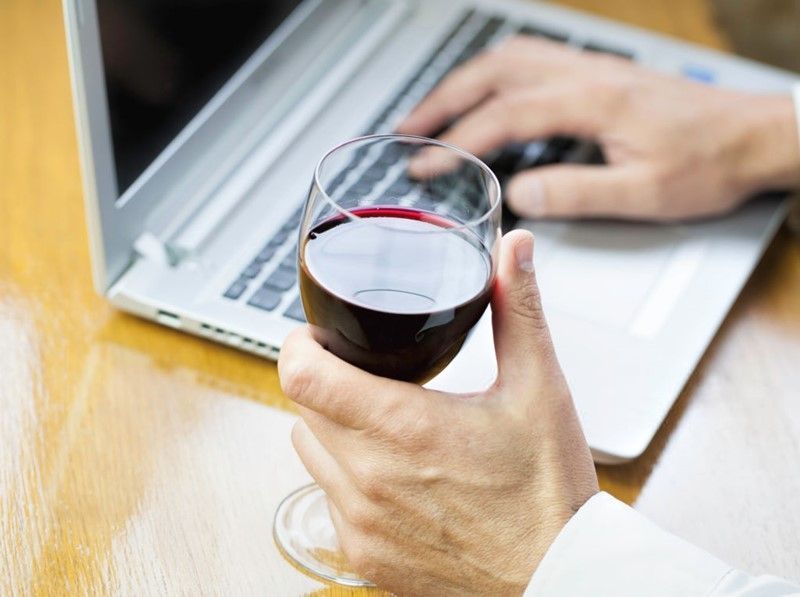 Los consumidores de vino online gastan más de 600 euros al año en vino