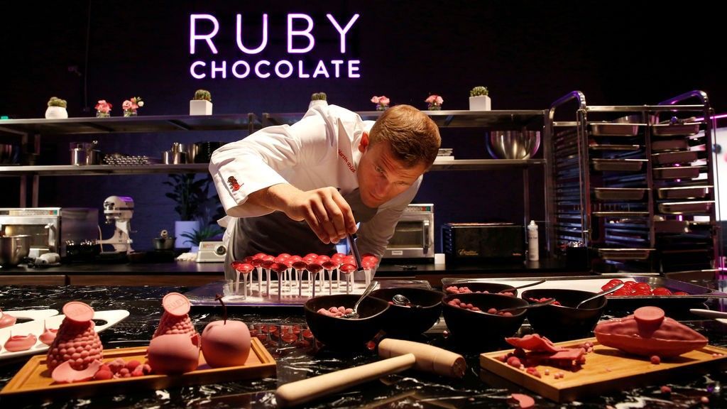 Descubren un nuevo tipo de chocolate de color rosa