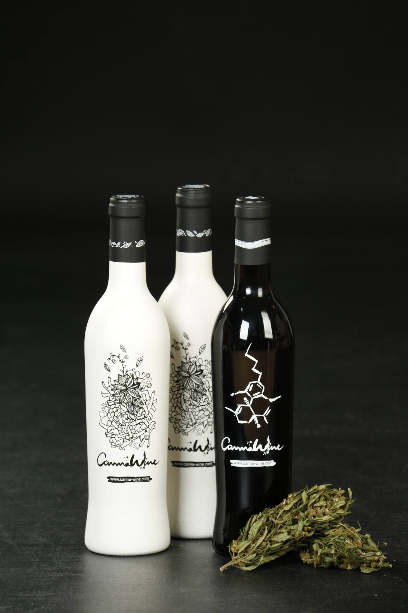 Cannawine: el vino cannábico español que sortea leyes y busca su hueco en el mercado