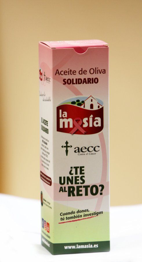 La Masía lanza un ‘aceite de oliva solidario’ para financiar la investigación del cáncer