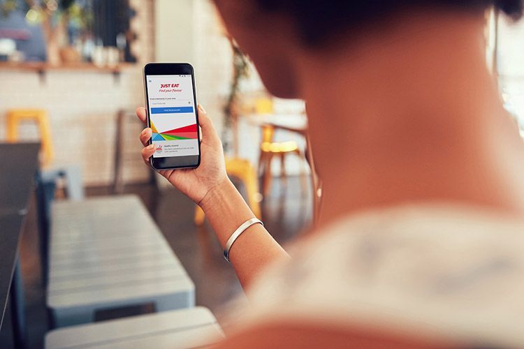 Just Eat alcanza los 3 millones de descargas en España