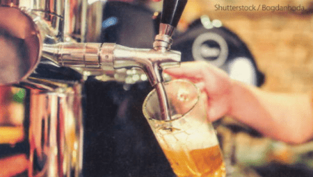 El consumo d ela cerveza sube como la espuma.