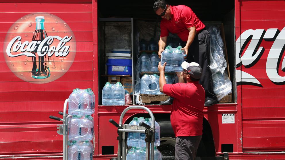 Coca-Cola se compromete a devolver a la naturaleza toda el agua que utiliza