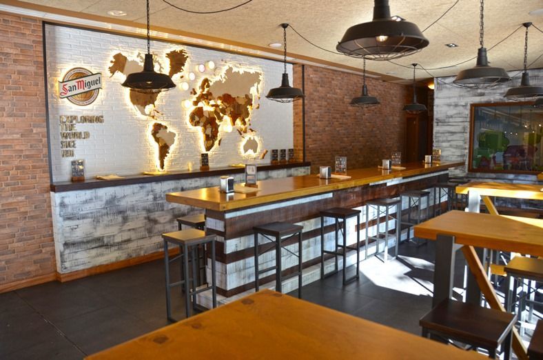 Variedad de cervezas de barril inspiradas distintas ciudades del mundo