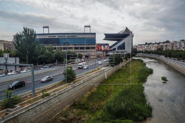 La cervecera Mahou lleva a más de 1.300 aficionados a despedirse del Calderón