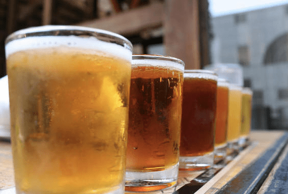 Descubren los genes responsables del sabor a rosas y miel en la cerveza