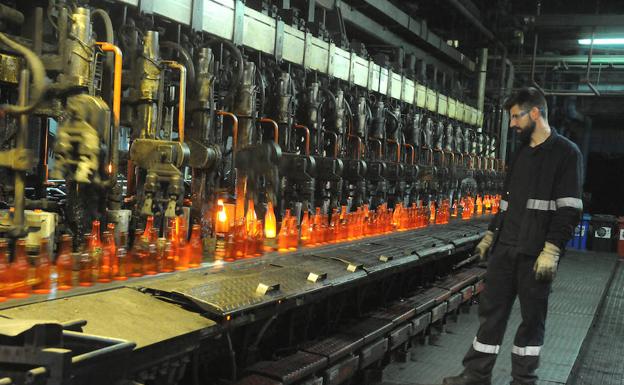 La fábrica de los 3 millones de botellas diarios piensa crecer