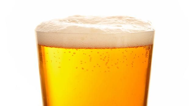 Así bebemos los españoles: cada vez más y, sobre todo, cerveza